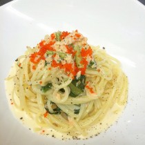 鮭のラグーと小松菜のクリームソースパスタ